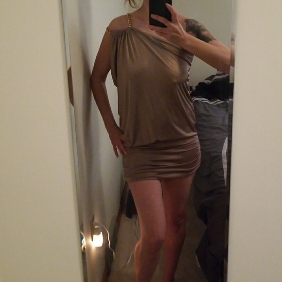 Dress - Picture 3 of 3